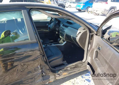 2008 Ford Focus Se/Ses z USA, uszkodzony, nr VIN 1FAHP35N28W108221